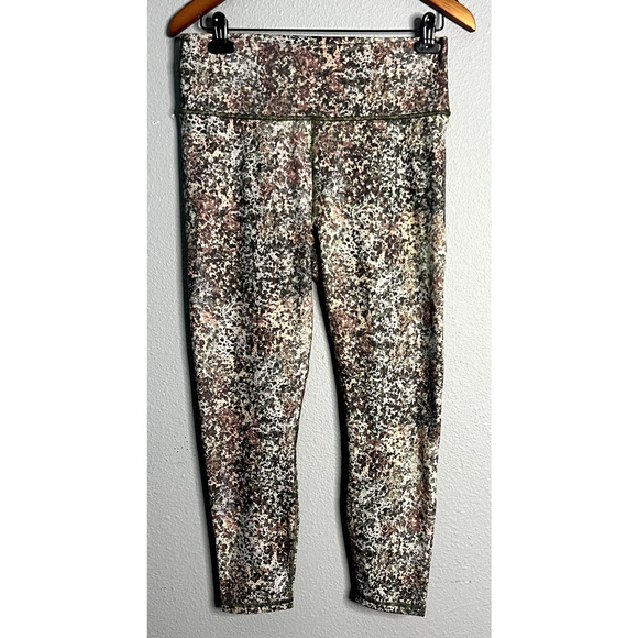 Fabletics Define PowerHold High Waisted 7/8 Womens Medium Earthen Color Camo - Picture 2 of 12